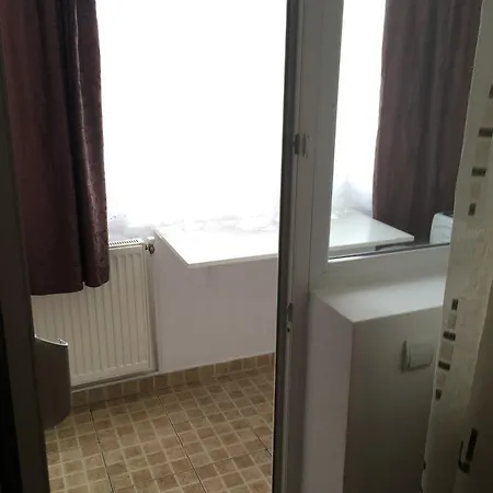 Regim Fundeni Restaurant Margineni Apartment