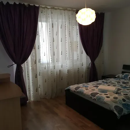 Regim Fundeni Restaurant Margineni Apartment *
