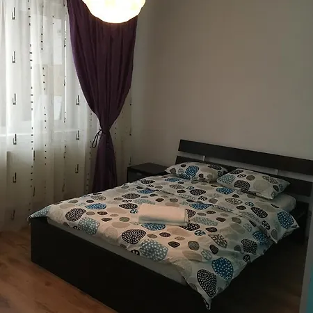 Regim Fundeni Restaurant Margineni Apartment *